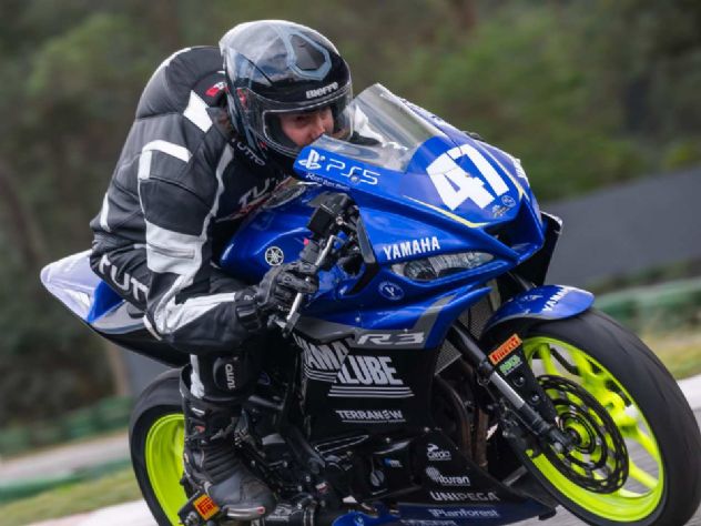 R15 ou R3: qual das pequenas esportivas Yamaha  seu nmero?